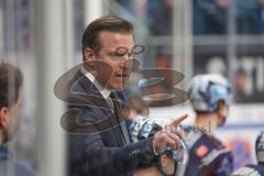 Penny DEL - Pre-Playoff - Spiel 2 - Eishockey - Saison 2021/22 - ERC Ingolstadt - Kölner Haie - Tim Regan (Co-Trainer ERCI) gibt Anweisungen -  Foto: Jürgen Meyer
