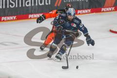 Penny DEL - Eishockey - Saison 2021/22 - ERC Ingolstadt - Grizzlys Wolfsburg -  Ben Marshall (#45 ERCI) - Foto: Jürgen Meyer