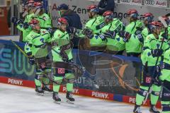 DEL - Eishockey - Saison 2020/21 - ERC Ingolstadt - Nürnberg Ice Tigers - 1:0 Führungstreffer durch Petrus Palmu (#52 ERCI) - jubel -Abklatschen an der Bande - Foto: Jürgen Meyer