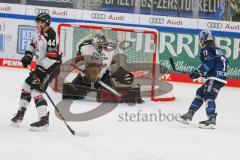 Penny DEL - Eishockey - Saison 2021/22 - ERC Ingolstadt - Kölner Haie - Justin Pogge Torwart (#49 Köln) - Chris Bourque (#77 ERCI) -  Foto: Stefan Bösl