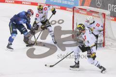 DEL - Eishockey - Saison 2020/21 - ERC Ingolstadt - Krefeld Pinguine - Frederik Storm (#9 ERCI) - Nikita Quapp Torwart (#3 Krefeld) - Mirko Sacher (#19 Krefeld) - Foto: Jürgen Meyer