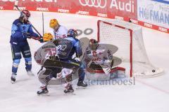 DEL - ERC Ingolstadt - Bremerhaven - Tim Wohlgemuth (33 - ERC) Mirko Höfflin (10 ERC) scheitern an Torwart Tomas Pöpperle (Nr.42 - Fischtown Pinguins Bremerhaven) Anders Krogsgaard (Nr.32 - Fischtown Pinguins Bremerhaven) Mike Moore (Nr.55 - Fischtown Pin