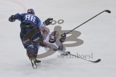 DEL - Eishockey - Saison 2020/21 - ERC Ingolstadt - EHC Red Bull München - Daniel Pietta (#86 ERCI) - Yannic Seidenberg (#36 München) im Zweikampf - Foto: Jürgen Meyer