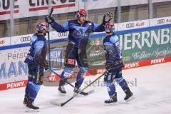 DEL - ERC Ingolstadt - EHC Red Bull München - Tor Ausgleich Puck 1:1 durch Ryan Kuffner (12 - ERC) mit Wayne Simpson (21 ERC) Louis-Marc Aubry (11 ERC)