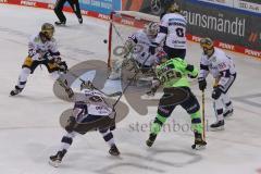 DEL - Eishockey - Saison 2020/21 - ERC Ingolstadt - Eisbären Berlin - Daniel Pietta (#86 ERCI) - Mathias Niederberger Torwart (#35 Berlin) - Nino Kinder (#8 Berlin) - Kris Foucault (#98 Berlin) - Foto: Jürgen Meyer