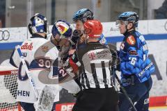 DEL; Playoffs; ERC Ingolstadt - EHC Redbull München; Street Kampf Alberts Smits (23 RBM)  Krauß Philipp (8 ERC) Krauß Johannes (16 ERC)
