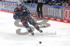 Penny DEL - Eishockey - Saison 2021/22 - ERC Ingolstadt - Grizzlys Wolfsburg - Ben Marshall (#45 ERCI) -  Foto: Jürgen Meyer