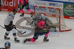 Penny DEL - Eishockey - Saison 2021/22 - ERC Ingolstadt - Nürnberg Ice Tigers - Niklas Treutle Torwart (#31 Nürnberg) - Mirko Höflin (#10 ERCI) - Daniel Schmölz (#25 Nürnberg) -  Foto: Jürgen Meyer