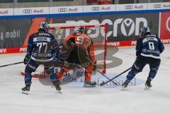 Penny DEL - Eishockey - Saison 2021/22 - ERC Ingolstadt - Grizzlys Wolfsburg - Karri Rämö Torwart (#31 ERCI) - Spencer Machacek (#93 Wolfsburg) - Frederik Storm (#9 ERCI) - Chris Bourque (#77 ERCI) -  Foto: Jürgen Meyer
