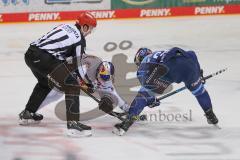 DEL - Eishockey - Saison 2020/21 - ERC Ingolstadt - EHC Red Bull München - Tim Wohlgemuth (#33 ERCI)  beim Bully - Foto: Jürgen Meyer
