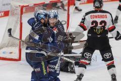 DEL - ERC Ingolstadt - Kölner Haie - Tor Jubel Treffer 2:0, Torwart Fabijan Buntic (24, FCI) Torwart Justin Pogge (Nr.49 - Kölner Haie) Daniel Pietta (86 - ERC)