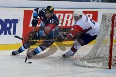 Championsleague - CHL - ERC Ingolstadt - Växjö Lakers (VLH) - Saison 2015/2016 - Petr Taticek (#17 ERC Ingolstadt) - Hennessy Josh #9 weiß VLH - Foto: Jürgen Meyer