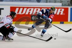 CHL - Eishockey - ERC Ingolstadt - Frölunda Göteborg - Saison 2015/2016 - Patrick McNeill (#2 ERC Ingolstadt) - Joel Lundqvist (Nr.20, Frolunda Gothenburg) -Foto: Jürgen Meyer