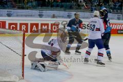 Championsleague - CHL - ERC Ingolstadt - Växjö Lakers (VLH) - Saison 2015/2016 - Tomas Kubalik (#81 ERC Ingolstadt) mit dem 1:1 Ausgleichstreffer - Larsson Eddie #53 weiß VLH - Steen Stefan Torwart VLH - Foto: Jürgen Meyer