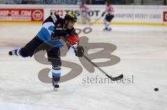 CHL - Eishockey - ERC Ingolstadt - Frölunda Göteborg - Saison 2015/2016 - Jared Ross (#42 ERC Ingolstadt) beim warm machen - Foto: Jürgen Meyer