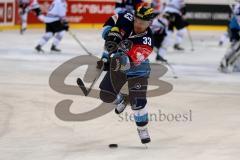 CHL - Eishockey - ERC Ingolstadt - Frölunda Göteborg - Saison 2015/2016 - Björn Barta (#33 ERC Ingolstadt) beim warm machen - Foto: Jürgen Meyer