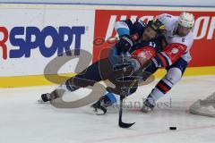 Championsleague - CHL - ERC Ingolstadt - Växjö Lakers (VLH) - Saison 2015/2016 - Petr Taticek (#17 ERC Ingolstadt) - Hennessy Josh #9 weiß VLH - Foto: Jürgen Meyer