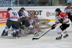 CHL - Eishockey - ERC Ingolstadt - Frölunda Göteborg - Saison 2015/2016 - Martin Davidek (#12 ERC Ingolstadt) - Elias Falth (Nr.33, Frolunda Gothenburg) - Foto: Jürgen Meyer