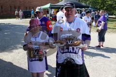 ERC Ingolstadt - Bayrisch-Schottisches Fanfest - Weißwurstessen eines Braehead Fan - Foto: Jürgen Meyer