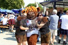 ERC Ingolstadt - Bayrisch-Schottisches Fanfest - Maskottchen von  Braehead und Fan`s - Foto: Jürgen Meyer