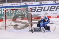 DEL - ERC Ingolstadt - Eisbären Berlin - Playoffs HF - Torwart Michael Garteig (34 ERC) kann abwehren