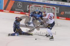 DEL - Eishockey - Saison 2020/21 - ERC Ingolstadt - EHC Red Bull München - Ben Marshall (#45 ERCI) blockt einen Schuss - Michael Garteig Torwart (#34 ERCI) - Schütz Justin (#12 München) - Foto: Jürgen Meyer