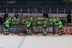 DEL - Eishockey - Saison 2020/21 - ERC Ingolstadt - Nürnberg Ice Tigers  - Der 4:0 Treffer durch Mathew Bodie (#22 ERCI) - jubel - Abklatschen an der Bande  - Foto: Jürgen Meyer