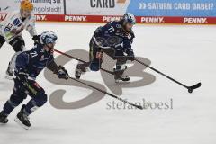 Im Bild: Žiga Jeglič (Bremerhaven) Wayne Simpson (#21 ERCI) Chris Bourque (#77 ERCI)

