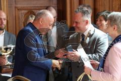 ERC Ingolstadt - Vizemeisterschaftsfeier am Rathausplatz - Saison 2022/2023 - President Peter Kössler - nimmt die Medaille in Empfang -  - OB Dr. Christian Scharpf - Bürgermeisterin Dr. Dorothea Deneke-Stoll - Foto: Meyer Jürgen