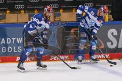 DEL - Eishockey - Saison 2020/21 - ERC Ingolstadt - EHC Red Bull München - Brandon Defazio (#24 ERCI) - Samuel Soramies (#28 ERCI) beim warm machen  -Foto: Jürgen Meyer