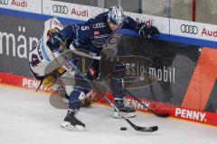 DEL - Eishockey - ERC Ingolstadt - Eisbären Berlin - Fabio Wagner (5 - ERC) Marco Baßler (44 - Berlin) Zweikampf Kampf um den Puck