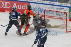 Penny DEL - Eishockey - Saison 2021/22 - ERC Ingolstadt - Grizzlys Wolfsburg - Der 0:1 Führungstreffer durch Dominik Bittner (#7 Wolfsburg) - Karri Rämö Torwart (#31 ERCI) - Fabio Wagner (#5 ERCI) - Tyler Gaudet (#58 Wolfsburg) - Mirko Höflin (#10 ERCI) -