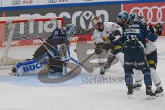 Penny DEL - Eishockey - Saison 2021/22 - ERC Ingolstadt - Red Bull München - Kevin Reich Torwart (#35 ERCI) - Austin Ortega (#8 München) -  Foto: Jürgen Meyer