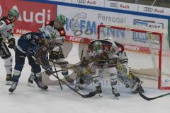 Penny DEL - Eishockey - Saison 2021/22 - ERC Ingolstadt - Krefeld Pinguine -  Daniel Pietta (#86 ERCI) - Nikita Quapp Torwart (#31 Krefeld) - Doninik Tiffels (#14 Krefeld) - Foto: Jürgen Meyer