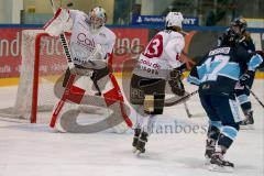 Eishockey Damen Bundesliga - ERC Ingolstadt - ECDC Memmingen - Albl Franziska Torwart Memmingen - Eva Byszio rechts ERC Ingolstadt - Strobel Carina weiss Memmingen -  Foto: Jürgen Meyer