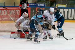 Eishockey Damen Bundesliga - ERC Ingolstadt - ECDC Memmingen - Albl Franziska Torwart Memmingen - Klement Lena weiss Memmingen - Vetterl Nadine links ERC Ingolstadt - Foto: Jürgen Meyer