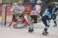 Eishockey Damen Bundesliga - ERC Ingolstadt - ECDC Memmingen - Albl Franziska Torwart Memmingen - Eva Byszio rechts ERC Ingolstadt - Strobel Carina weiss Memmingen -  Foto: Jürgen Meyer