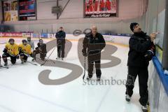 Eishockey - Nationalmannschaft Damen - Benjamin Hinterstocker rechts,gibt Anweisungen - Peter Kathan mitte- links Sohlmann Christian Trainer ERC Ingolstadt Damen - Foto: Jürgen Meyer