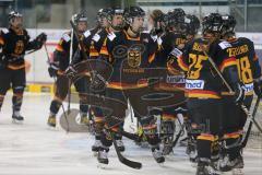 Meco Nations Cup - Damen Eishockey - Deutschland - Finnland - Das Deutschland Team vor dem Spiel