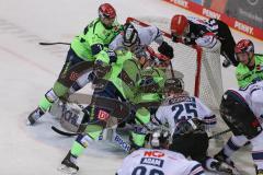 DEL - Eishockey - Saison 2020/21 - ERC Ingolstadt - Nürnberg Ice Tigers -Patrick Reimer (#17 Nürnberg) -  - Michael Garteig Torwart (#34 ERCI) - Fabio Wagner (#5 ERCI) -  Samuel Soramies (#28 ERCI) - Foto: Jürgen Meyer