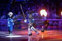 DEL; ERC Ingolstadt - Dresdner Eislöwen; vor dem Spiel Einmarsch durch den Pantherkopf Torwart Brochu Brett (36 ERC) Feuer