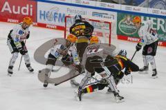 Penny DEL - Eishockey - Saison 2021/22 - ERC Ingolstadt - Fishtown Pinguin Bremerhaven - B.Maxwell Torwart Bremerhafen - Chris Bourque (#77 ERCI) - Louis-Marc Aubry (#11 ERCI) -  Foto: Jürgen Meyer