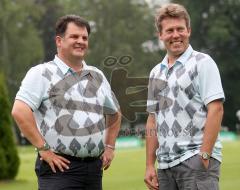 DEL - Golfturnier in Ingolstadt - Vorsitzender DEL Jürgen Arnold und rechts DEL-Geschäftsführer Gernod Trippke untehalten sich gut gelaunt am Golfplatz. Das Turnier wurde dann wegen Unwetter abgesagt