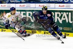 DEL - Pre-Playoffs - 1. Spiel - ERC Ingolstadt - Straubing Tigers - Petr Taticek (ERC 17) Steven Zalewski (15, Straubing Tigers) Foto: Adalbert Michalik