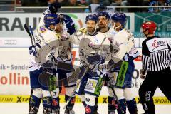 DEL - Pre-Playoffs - 1. Spiel - ERC Ingolstadt - Straubing Tigers - Mike Hedden (26, Straubing Tigers) jubelt mit Kollegen. Foto: Adalbert Michalik