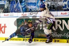 DEL - Pre-Playoffs - 1. Spiel - ERC Ingolstadt - Straubing Tigers Sean O'Connor (73, Straubing Tigers) foult Benedikt Kohl (ERC 34) Foto: Adalbert Michalik