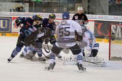 ERC-Ingolstadt gegen Hamburg Freezers Patrik Hager und Robert Sabolic mit der Chance zum 3:2 Fhrungstreffer Foto: Juergen Meyer