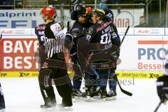 DEL - Pre-Playoffs - 1. Spiel - ERC Ingolstadt - Straubing Tigers - Petr Taticek (ERC 17, verdeckt) feiert mit Benedikt Kohl (ERC 34) Alexander Barta (ERC 92) und Thomas Greilinger (ERC 39)  Foto: Adalbert Michalik