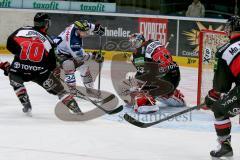 DEL - Kölner Haie - ERC Ingolstadt - Benedikt Kohl (#34 ERC Ingolstadt) mit dem 1:0 Führungstreffer - Danny aus den Birken Torwart Kölner Haie - James Johnson #10 Kölner Haie - Foto: Jürgen Meyer