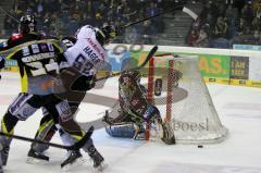 ERC-Ingolstadt gegen Krefeld Pinguine Patrick Hager mit Torchance Foto: Jürgen Meyer